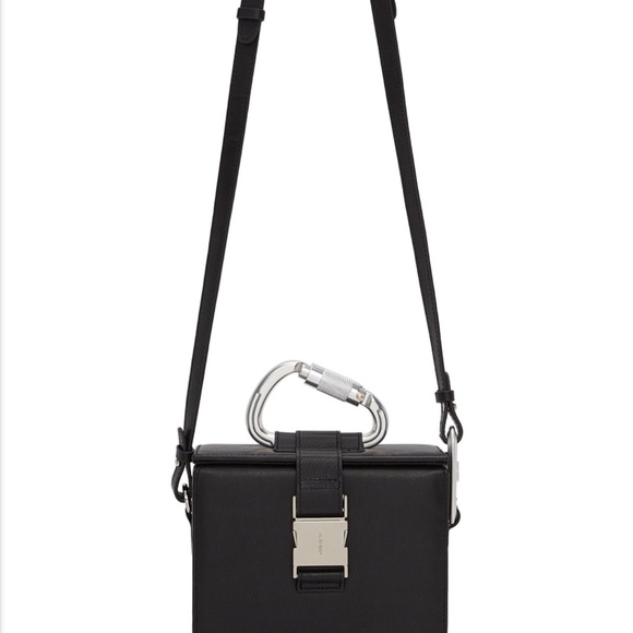 HELIOT EMIL Black Carabiner Box Bag
by Heliot Emil (UNISEX)-Unique - Picture 3 of 16